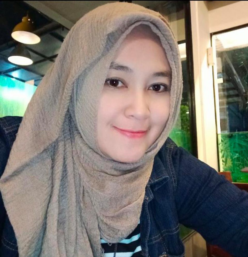 Lies Hendrawan Perempuan Sukses Dan Jatuh Cinta Ke Dunia 